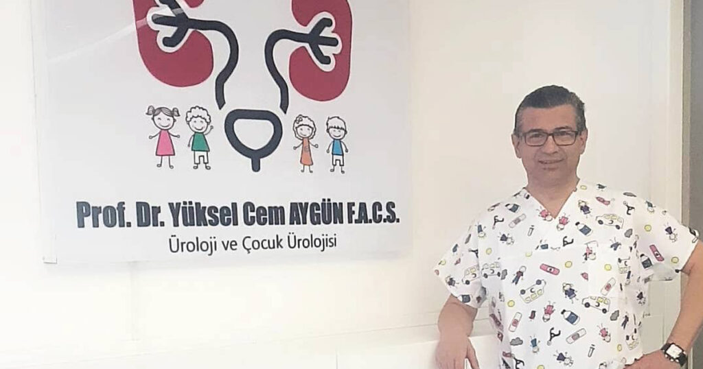 Prof. Dr. Yüksel Cem Aygün kendi muayenehanesinde hizmet vermeye başladı